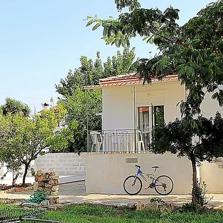 Holiday Home 尼基季